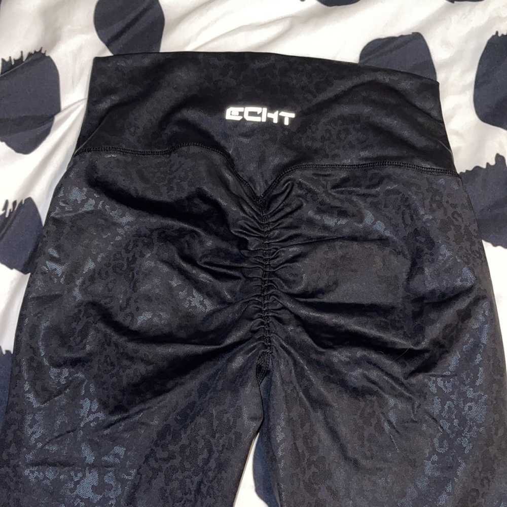ECHT scrunch butt leggings